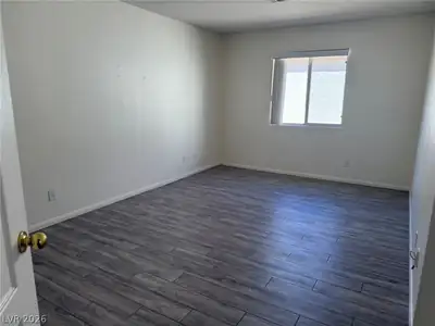 4028 DELHI Avenue Bedroom