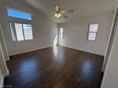 4028 DELHI Avenue Primary Bedroom