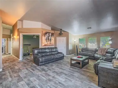 87 Rattlesnake Grass Court Living Room