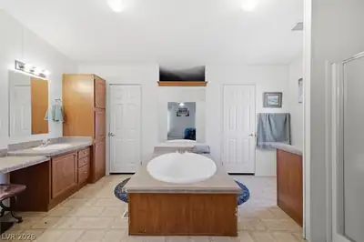 2380 West Simkins Road Primary Bathroom