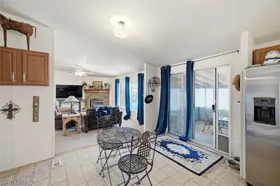 2380 West Simkins Road Dining Area