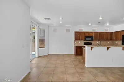9075 Cloudy Mountain Place Dining Area
