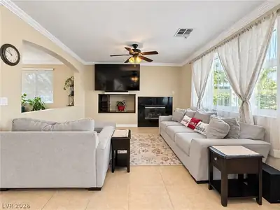 5655 Indian Springs Street Living Room