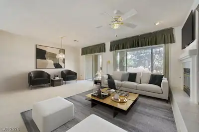 2613 Langford Avenue Living Room
