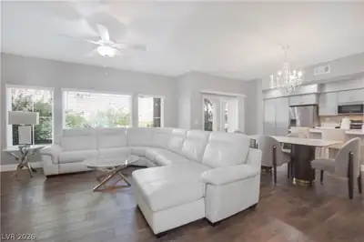11870 TEVARE Lane 1085 Living Room