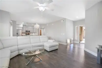 11870 TEVARE Lane 1085 Living Room