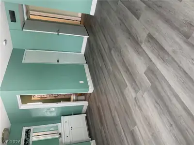 3117 Alcoa Avenue Hallway