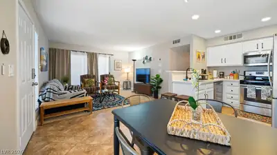 3123 Key Largo Drive 101 Dining Area