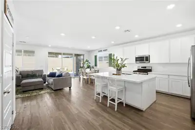 9628 Slate Peak Avenue Kitchen