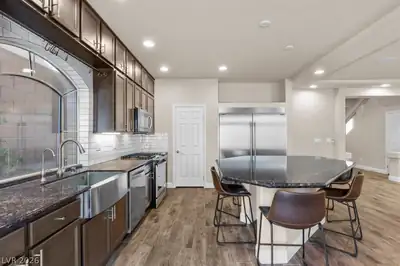 9253 Briggs Hill Court Kitchen