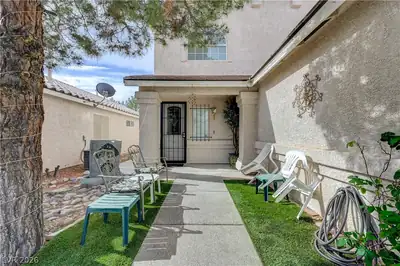 8325 Haven Cove Avenue Entry