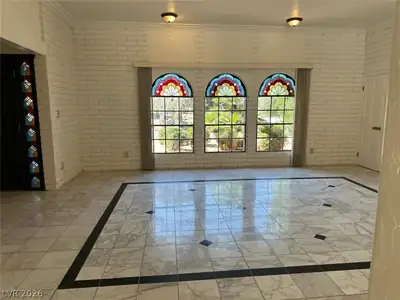 2840 Augusta Drive Living Room