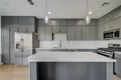 7932 Ben Hogan Drive Las Vegas, NV 89149