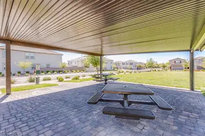 7712 Lush Oasis Avenue Patio