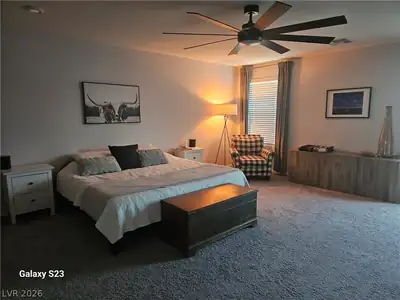 7573 Lush Oasis Avenue Bedroom