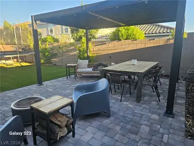 7573 Lush Oasis Avenue Patio