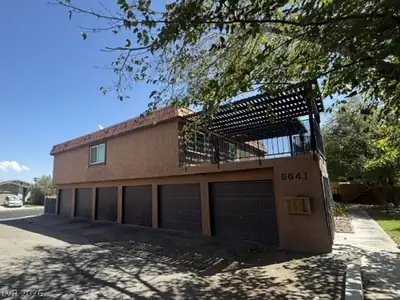6641 Silverstream Avenue D Front of Structure