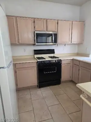 6800 Indian Chief #102 Drive 102 Kitchen