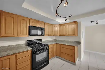 3125 La Mancha Way Kitchen