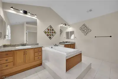 3125 La Mancha Way Primary Bathroom