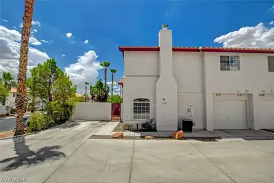3923 Starfield Lane Front of Structure