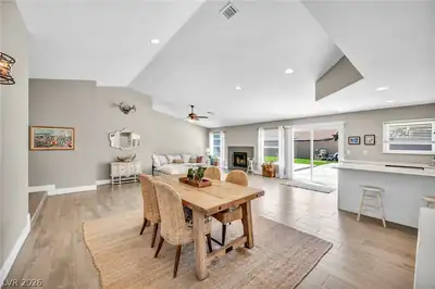 3249 Palmdesert Way Dining Area