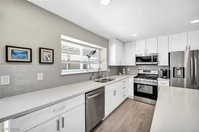 3249 Palmdesert Way Kitchen