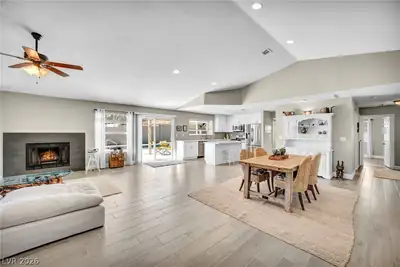 3249 Palmdesert Way Living Room