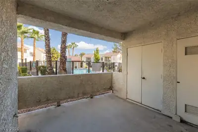 4819 Nara Vista Way 101 Patio
