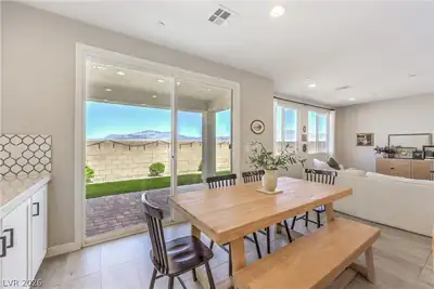 10632 Adeno Avenue Dining Area
