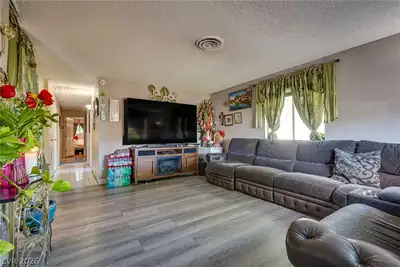 5305 Camden Avenue Living Room