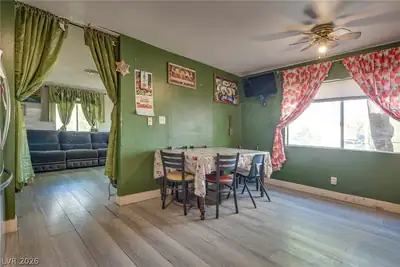 5305 Camden Avenue Dining Area