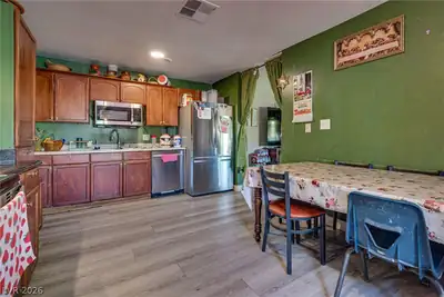 5305 Camden Avenue Kitchen