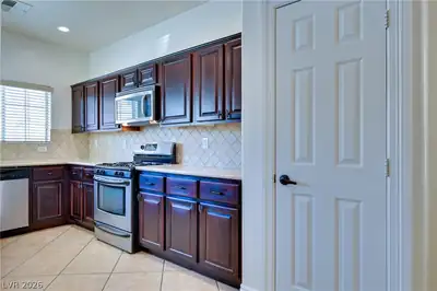 8943 Mossy Hollow Avenue Kitchen