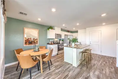 917 Pink Sugarbird Street Kitchen