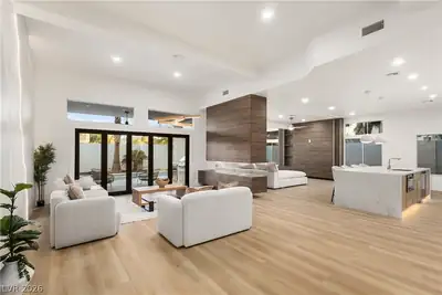 5719 Heather Breeze Court Living Room