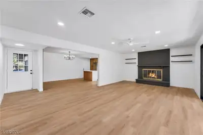 1813 Bracken Avenue Living Room