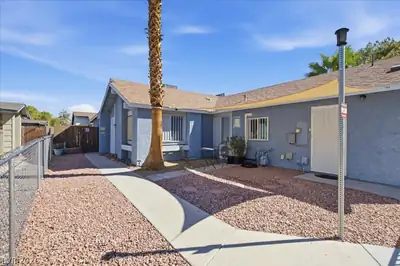5656 Sea Breeze Avenue Yard
