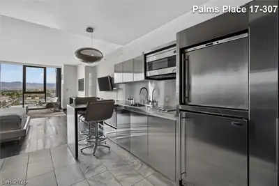 4381 West Flamingo Road 1707 Kitchen