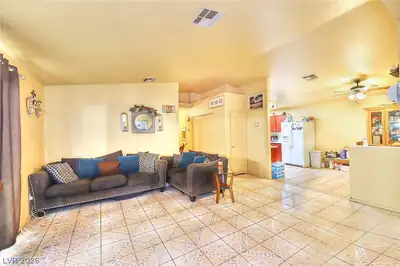 1910 Winter Hill Street Living Room