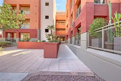 39 East Agate Avenue 304 Courtyard