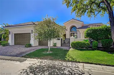 1900 Glenview Drive, Las Vegas, NV 89134 Front of Structure