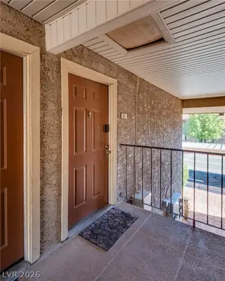 5061 River Glen Drive 88 Entry