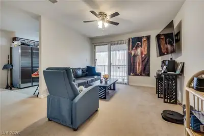5061 River Glen Drive 88 Living Room