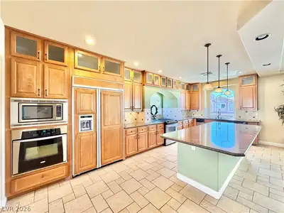 8578 Silver Coast Street Kitchen