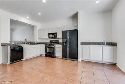 913 Blushing Rose Place Kitchen