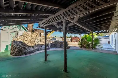 3256 Brentwood Street Patio
