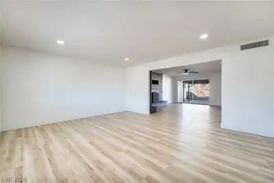 3256 Brentwood Street Living Room