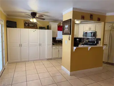 3715 East Nelson Avenue Kitchen