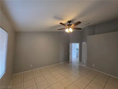5843 BERRY HILL . Living Room